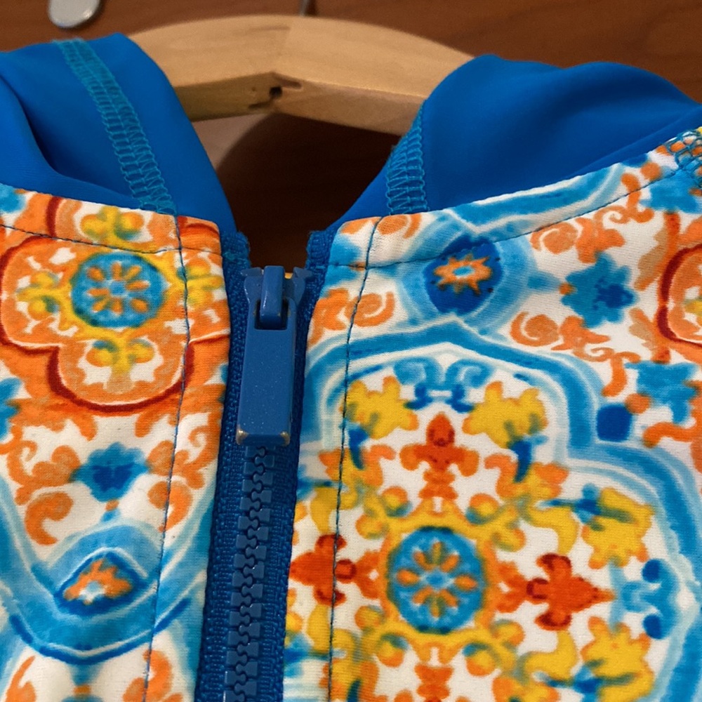 🤩 Floatimini - Hooded Zip-up Rash Guard, Sun Protection - Picture 4 of 7